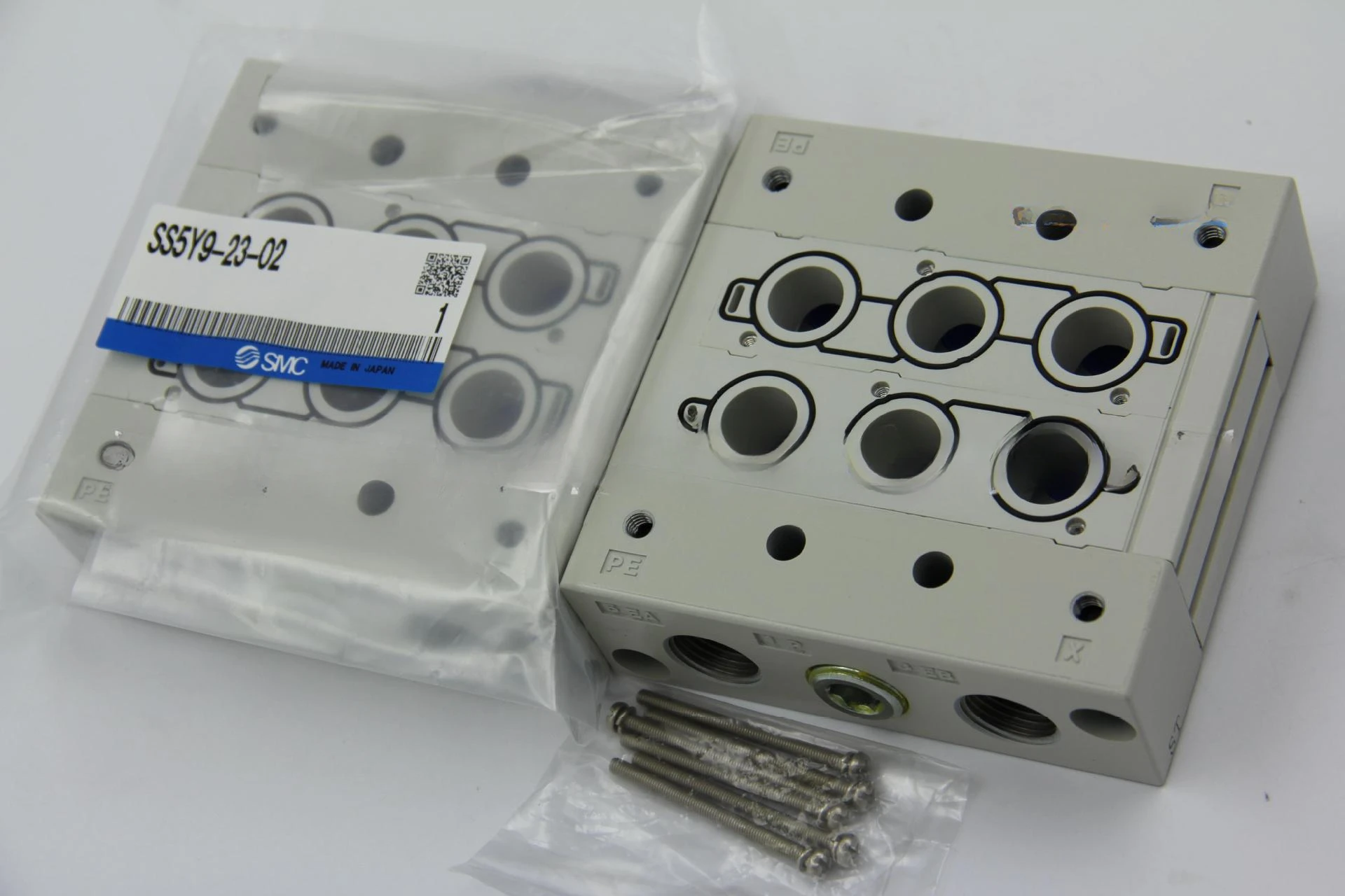 

Electromagnetic Valve Manifold SS5Y9-23-02 SS5Y9-23-05