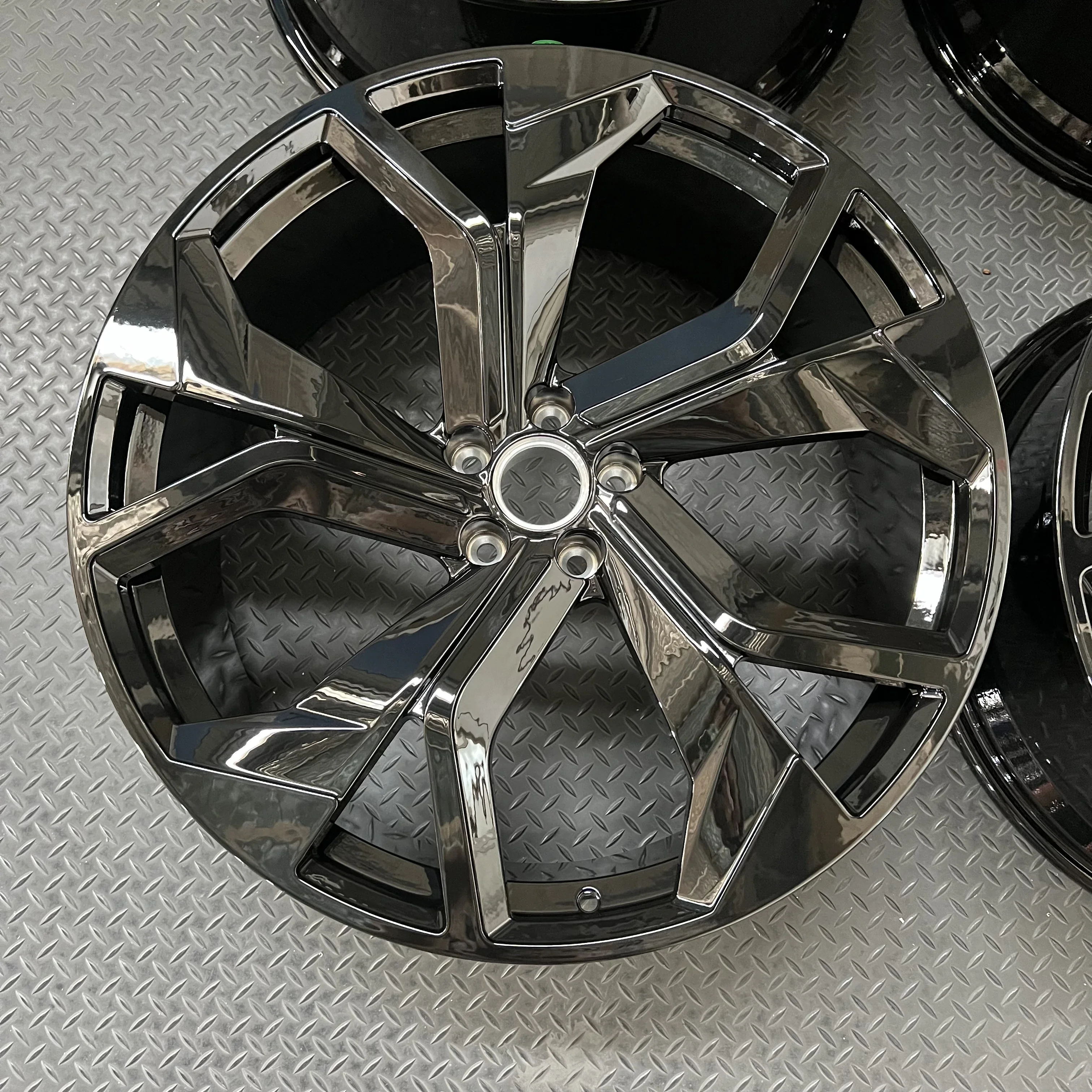 YQ Gloss Black Forged Wheels For Audis RS Q8 21 22 23 24 inch 5X112 5X114.3 5X120 T6061 Alloy Racing Car