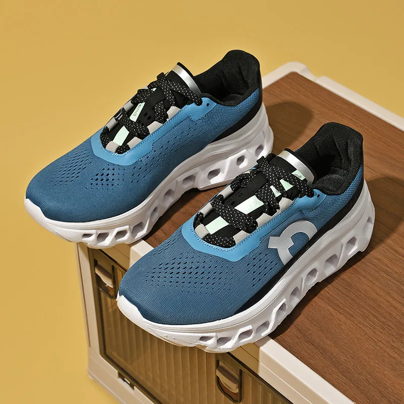 New Men's Lightweight Breathable Mesh Running Shoes: Stylish Flying Woven Design for Sports Ideal for Teenagers and Students