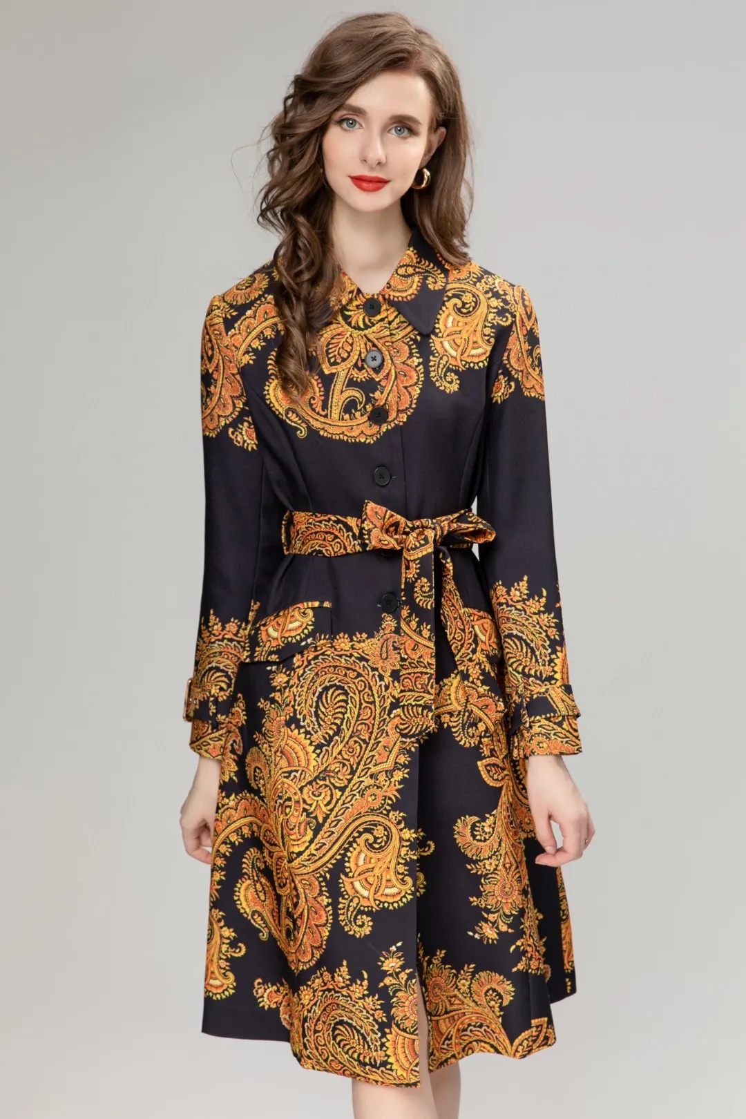 

Women‘s Long Trench Coat With Paisley Print From Designer Runway Fashion For Spring Autumn 2023