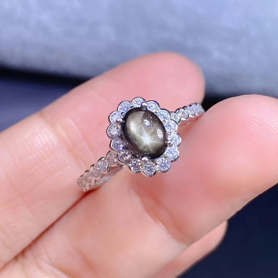 

Кольцо из серебра 925 пробы с натуральным китайским сапфиром, 5 х7 мм