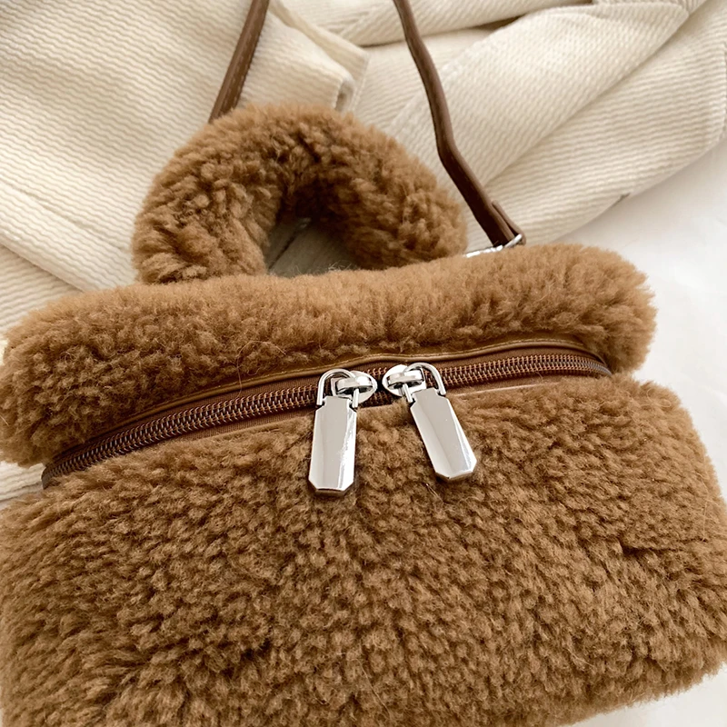 Lammwolle-Handtasche für Damen, 2022, Winter, weiche, flauschige Handtasche, kleine Plüsch-Umhängetasche, Reißverschluss-Geldbörse, luxuriöse Clutch-Tasche aus Kunstfell – Detail 15