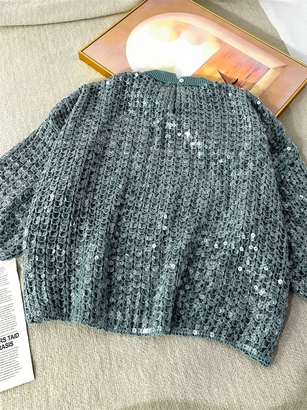 

High Chic Women Sequin Hollow Out Design Sweater Ladies O-Neck Short Sleeve Loose Simple Pullover Tops 2023 Autumn New