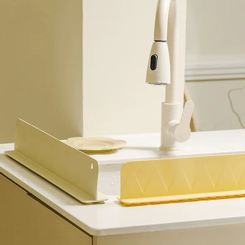Kitchen Silicone Sink Splash Guard Baffle Strong Suction Cup Countertop Anti-splash Oil-proof Protective Board Kitchen Gadgets