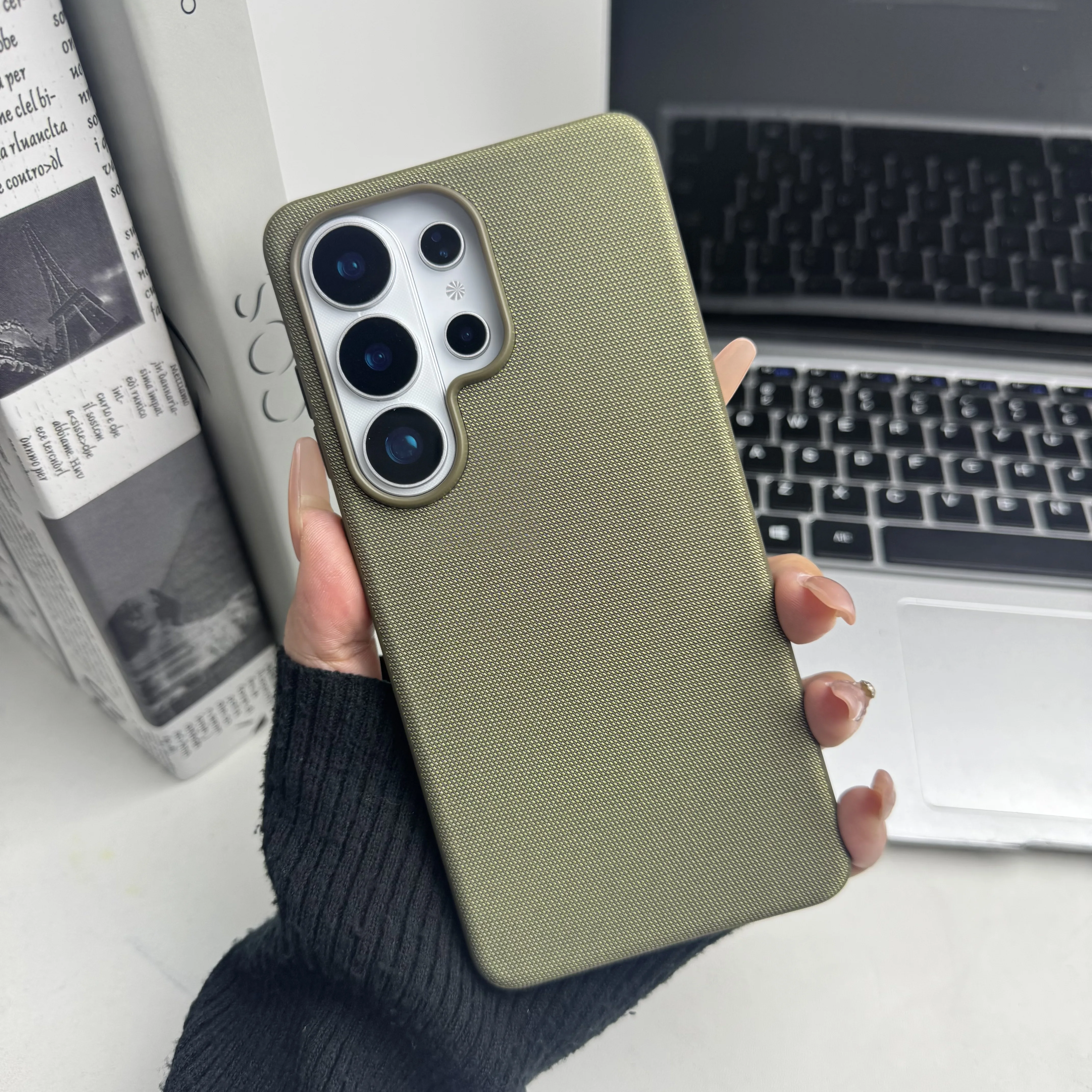New Technology Woven Magnetic Phone Case with Shockproof Bumper Cover