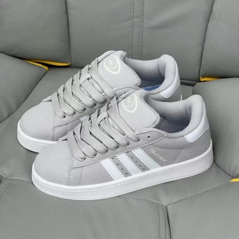 Couples Bread Shoes Women's Spring 2025 New Style Retro Flat Bottom Versatile White Sneakers Casual Sports Board Shoes