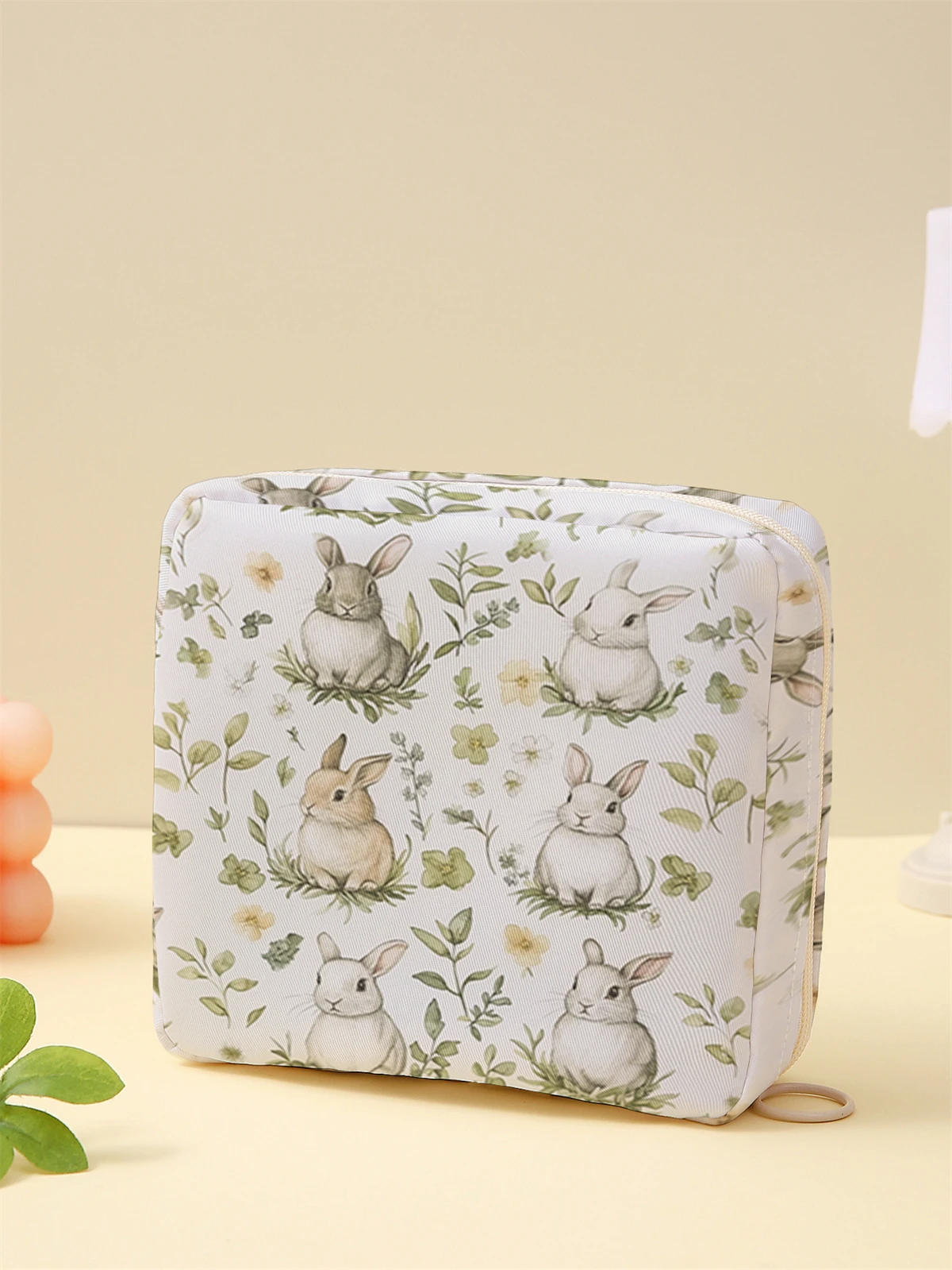 Rabbit printed sanitary napkin storage bag, women's lightweight tissue bag, sanitary tissue bag