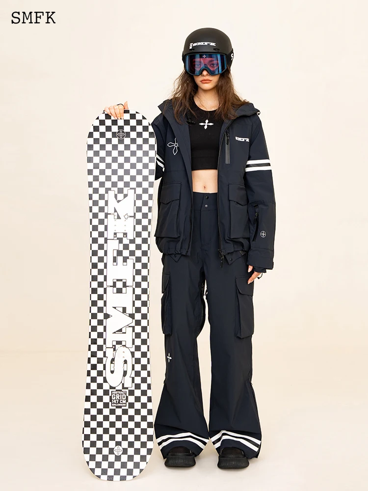 Рисунок 3 - Женская зимняя ветрозащитная куртка SMFK с капюшоном