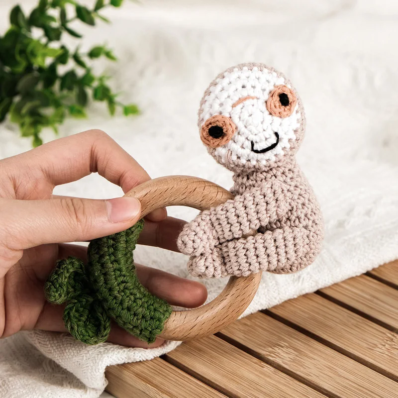 1Pc Baby Rattle Wooden Teether Music Ring Crochet Animal Otter Music Rattles Soother Bracelet Toddler Toys Baby Teething Gifts 6