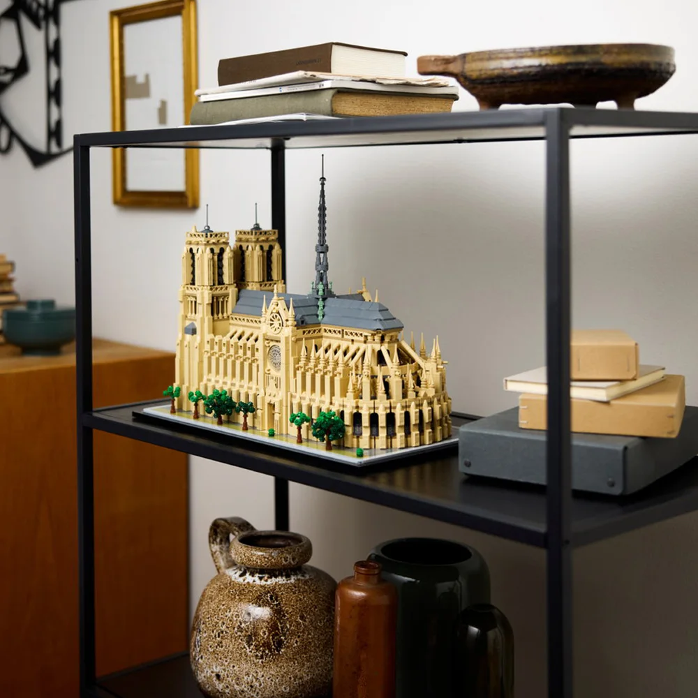 Notre-Dame de Paris Architectural Model Kit 21061 Collectible Building blocks Set for Adults Gift Idea for Lovers of History 4