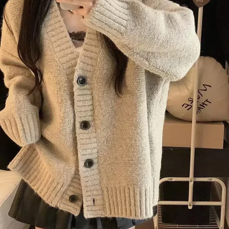 Knitted Cardigan Sweater for Women in Early Autumn Soft and Sticky V-neck Loose and Lazy Style Jacket Top 116