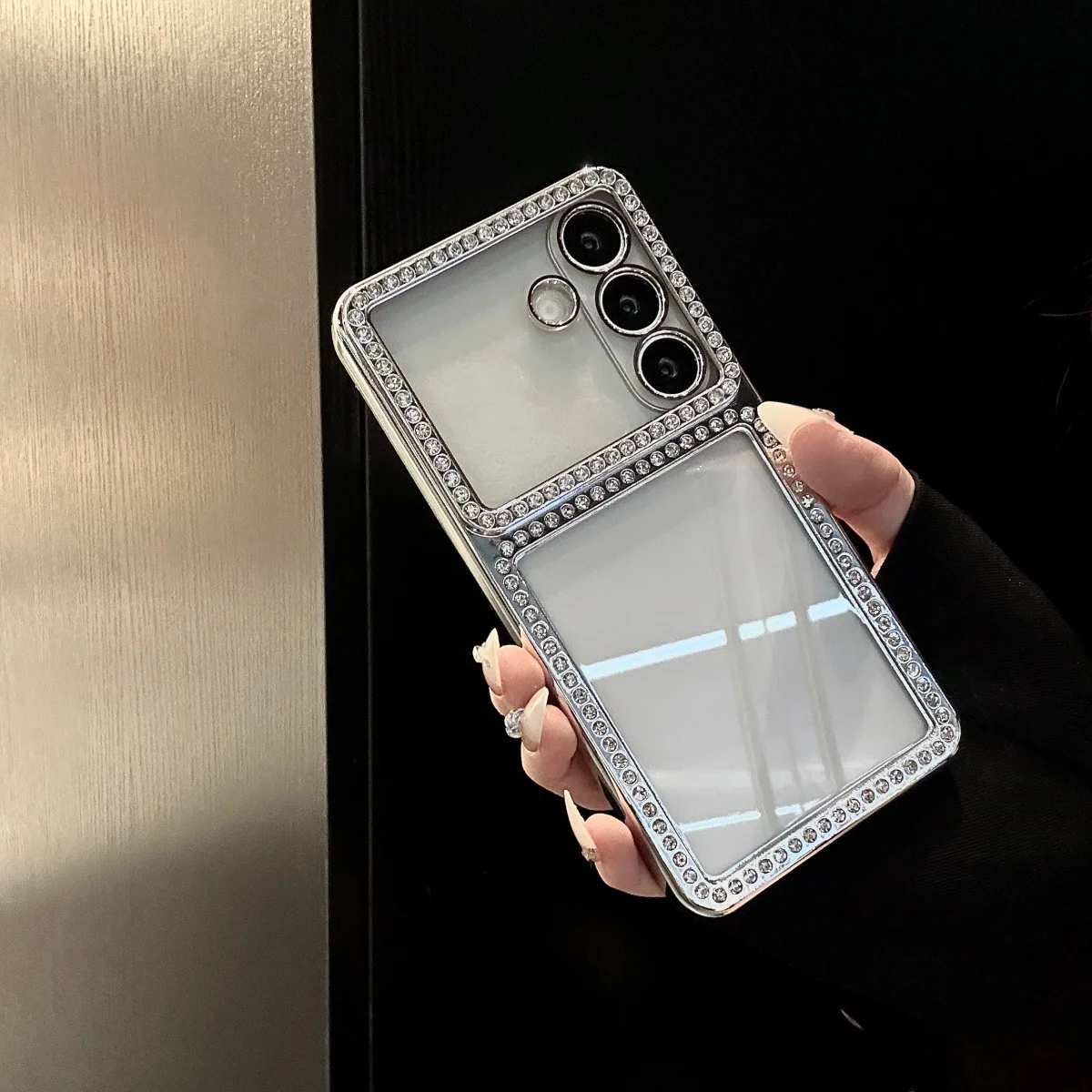 Elegant Glitter Diamond Clear Phone Case with Rhinestone Accents and Shockproof Design