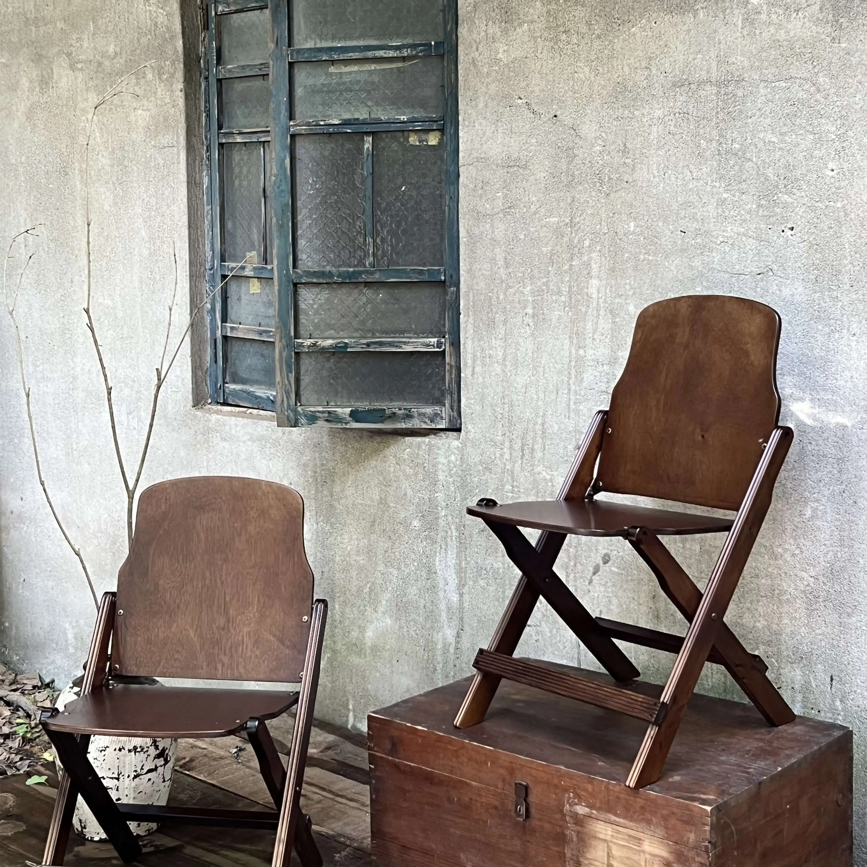 Vintage Solid Wood Living Room Chair Durable Painted Folding Seat Cafe and Dessert Chair Sturdy Home Furniture for Indoor Use