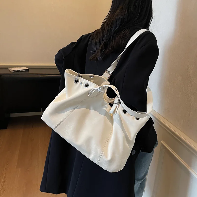 Personality Tote Bag for Women Solid Suede Pillow Underarm Bags Large Capacity Female Commute Shoulder Bags Matte Travel Pack