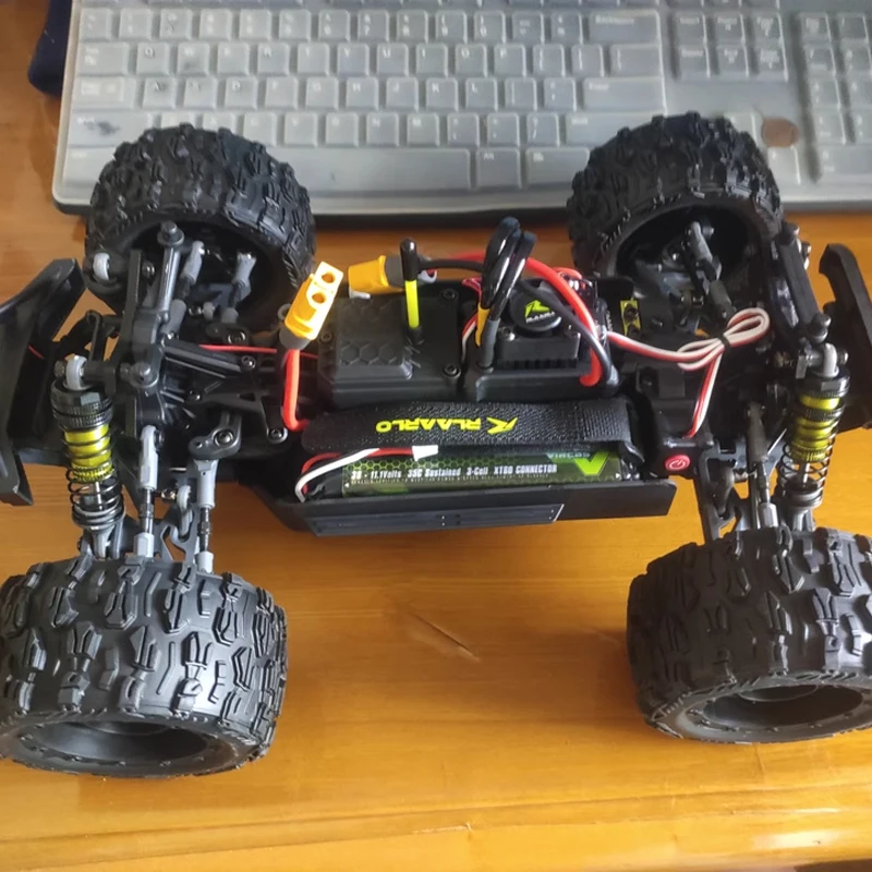 Rlaarlo 1/14 Gladiator Rc Car Off Road 4x4 Truck Brushless 100km/H Speed Car Battery And Color Screen Remote Control Parts 3