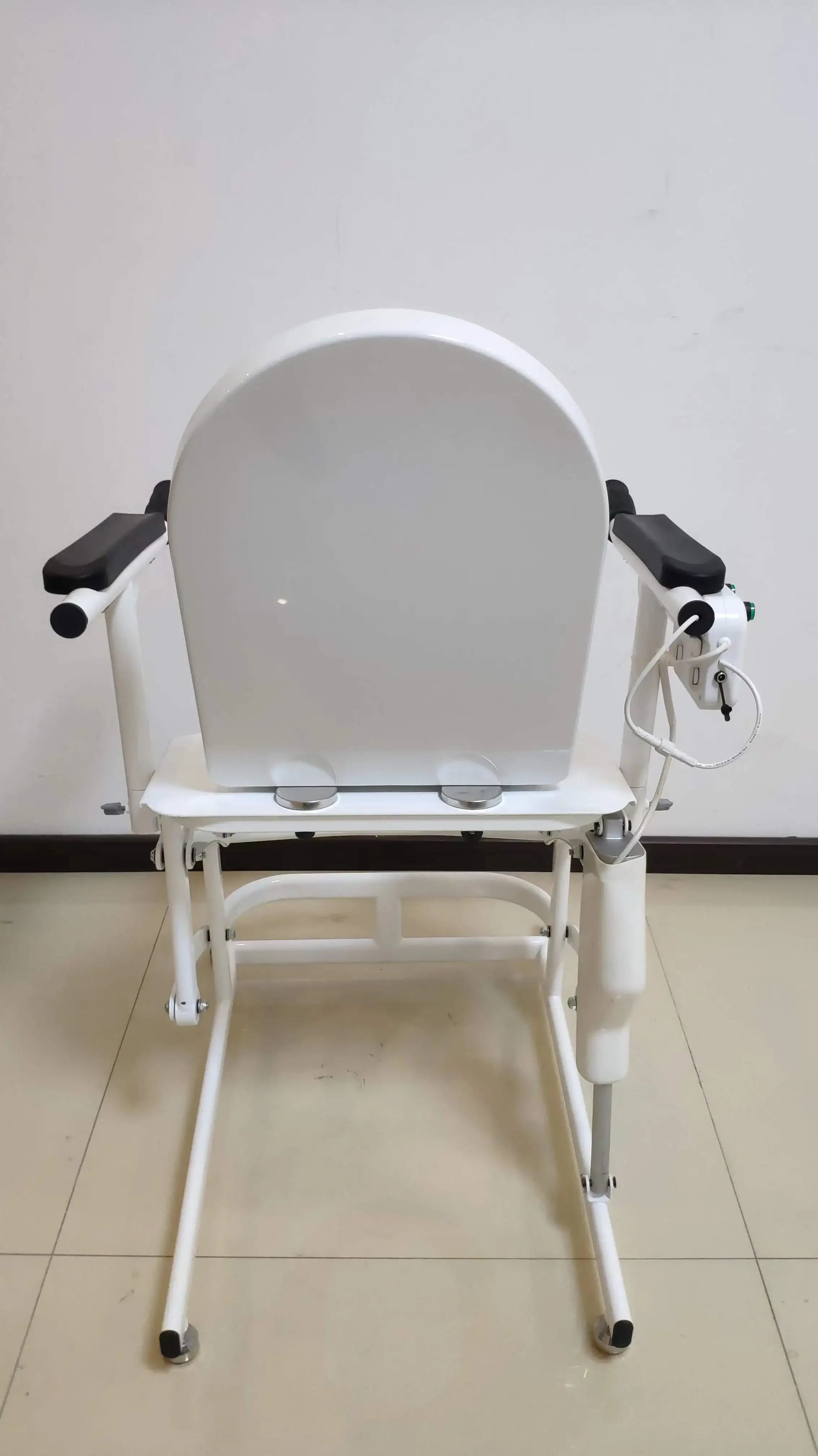 Bathroom Toilet Mobile Portable Commode Chair Commode Potty Toilet Seat 2
