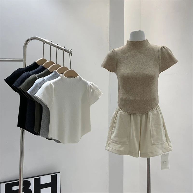 

Elegant and Comfortable Short Sleeve Knitted Top Solid Women Cropped Shirt