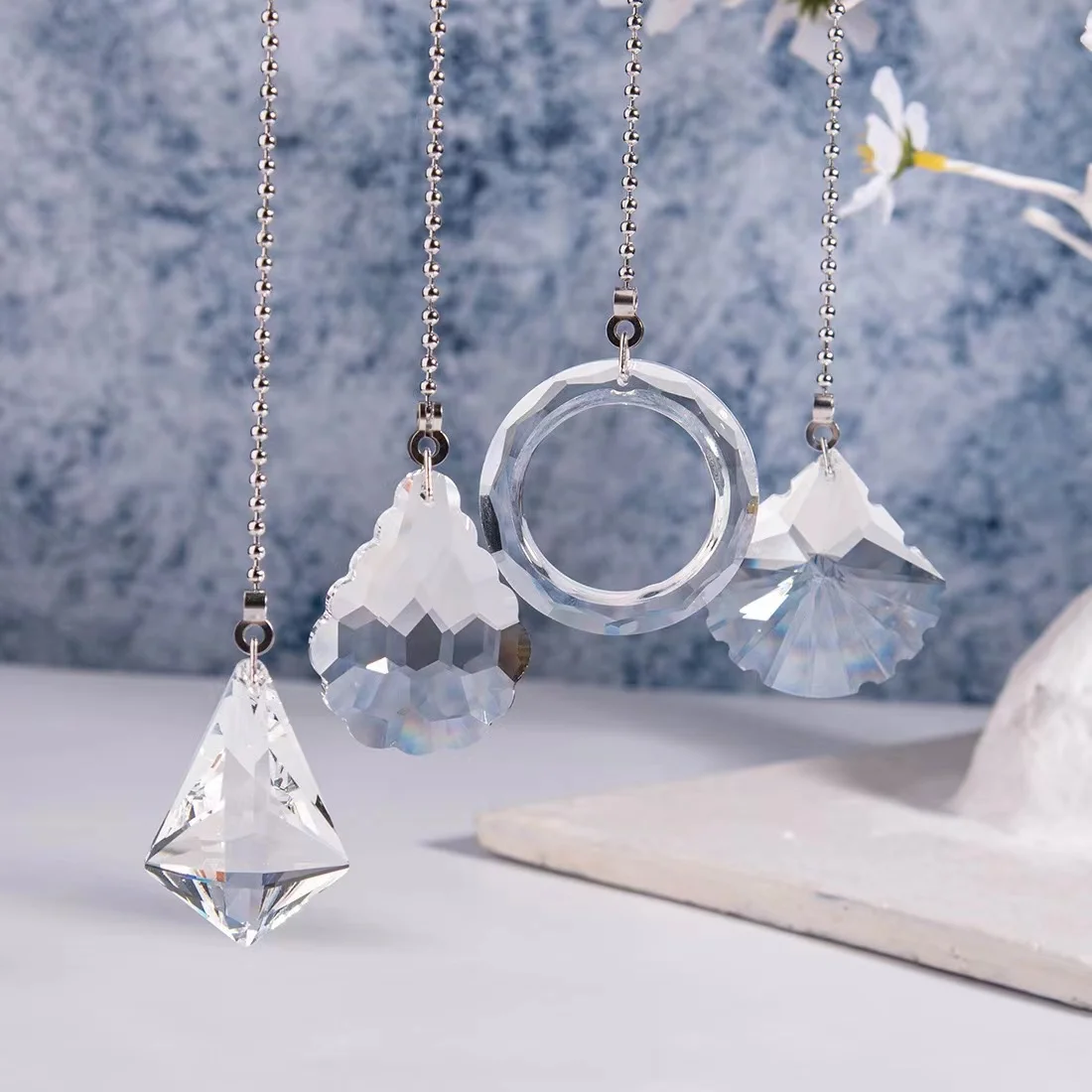 

1pc European Simple Luxury Creative Crystal Pendant Fan Lights Switch Beautiful Colorful Ball Rope Pull Home Wedding Decoration
