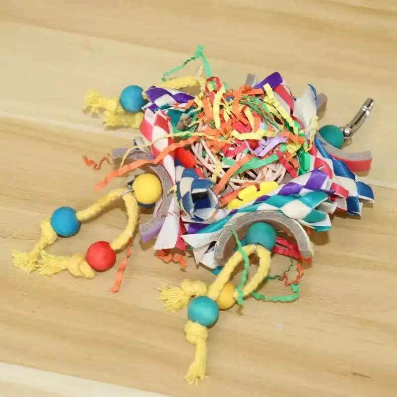 Colorful Rattan Ball Chew Toys for Parrots, Hanging Bird Cage Decor (Random Colors）
