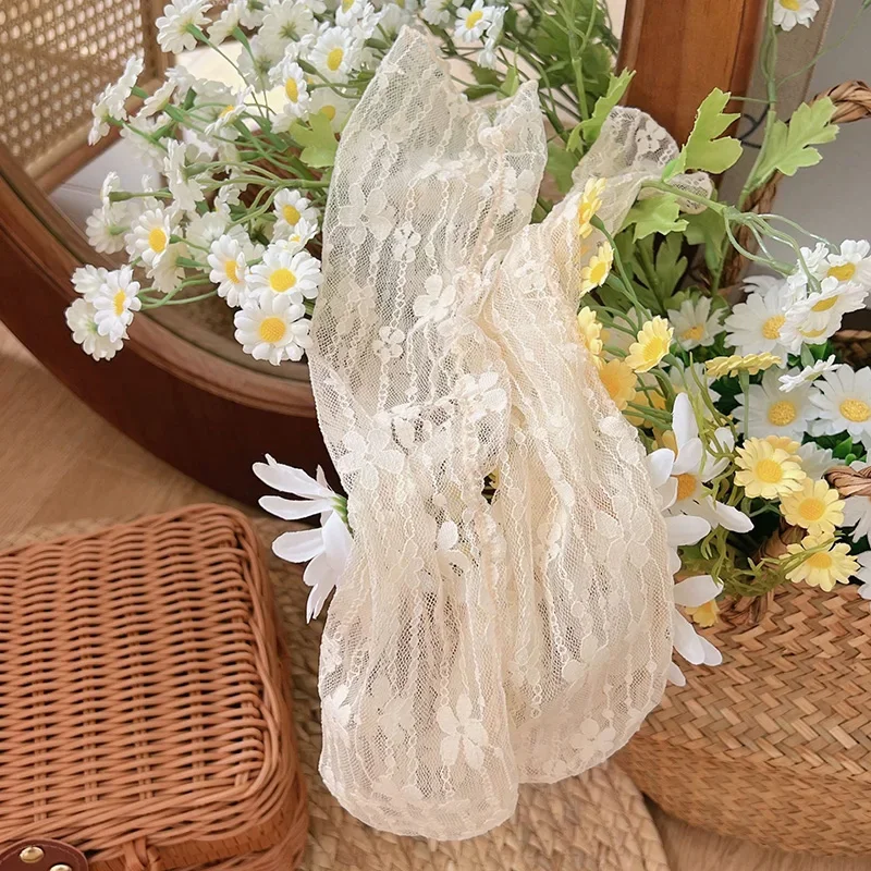 Women's Harajuku Kawaii Ladies Breathable Transparent Floral Lace Socks Sweet Mesh Fishnet Socks Soft Funny Socks Hosiery