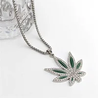 Collier de bijoux Punk Hip-hop personnalisé, avec pendentif en feuille d'érable en alliage de diamant incrusté d'huile et matériau accessoire 2