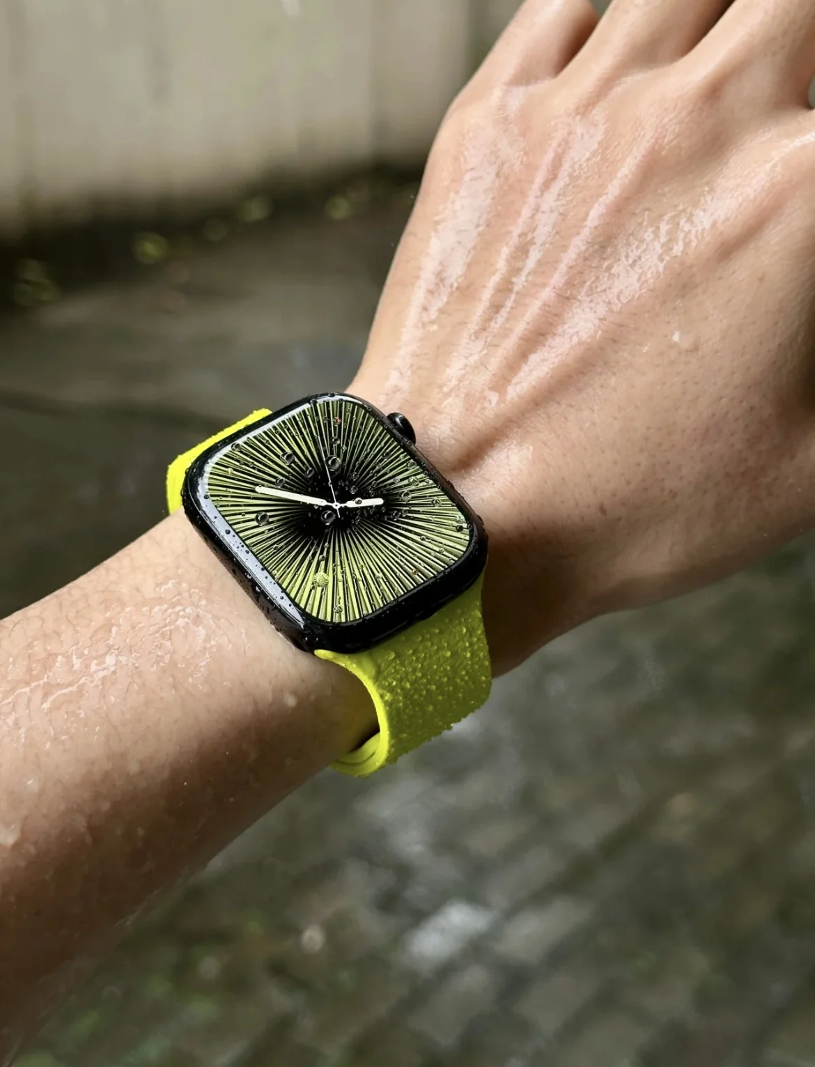 Sleek Magnetic Strap