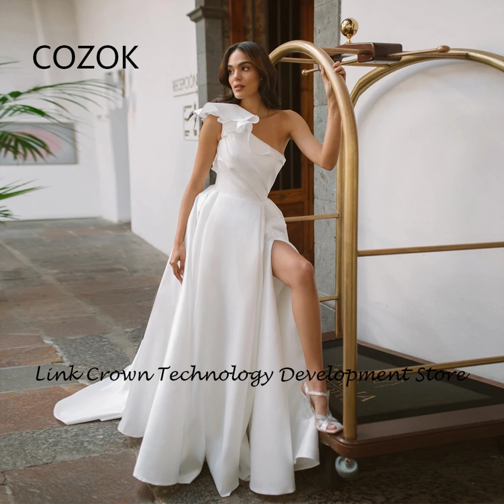 

COZOK Side Slit Wedding Dresses for Women Sleeveless 2024 Summer Sweep Train Bridal Gowns with Pleat New Vestidos De Novia