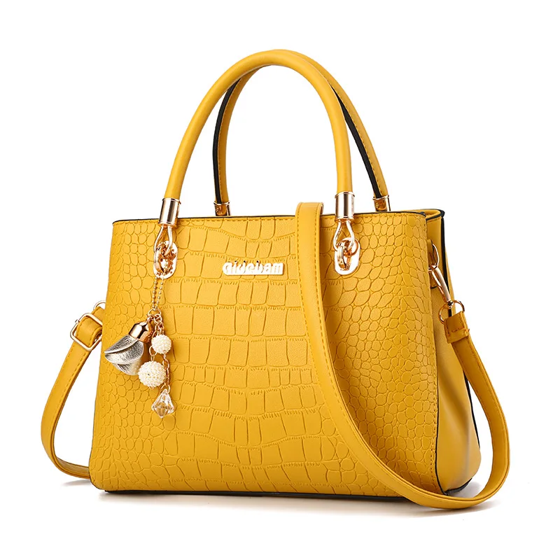 Lady Glams High-Quality Woven Tote Bag - A Luxury Designer Handbag for Women