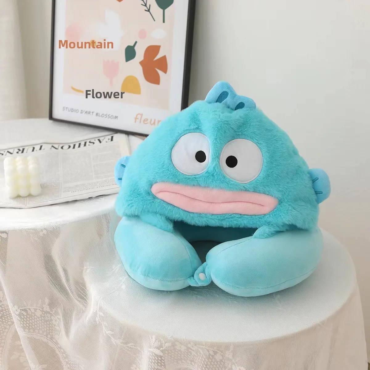 Ugly fish u-shaped pillow [nap artifact]