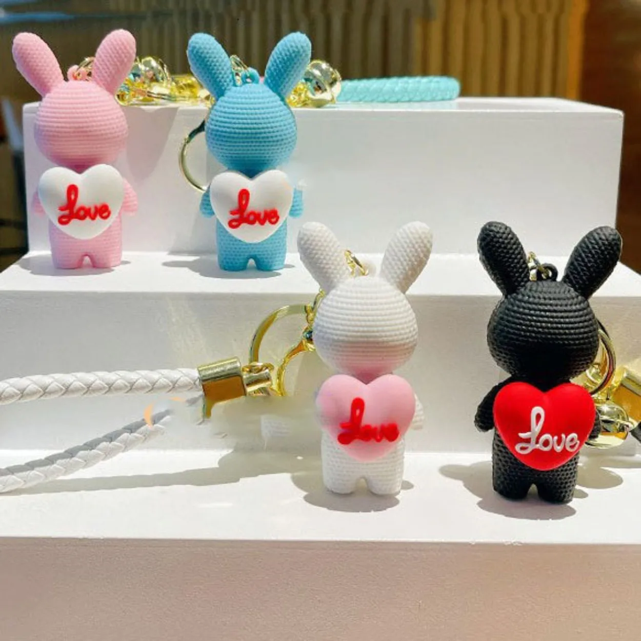 

Creative cartoon doll love rabbit keychain pendant couple small gift bag pendant car keyring