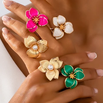 Anello aperto da donna con fiori in vari colori tra cui scegliere, un anello aperto colorato e alla moda adatto per l'uso quotidiano e per le vacanze