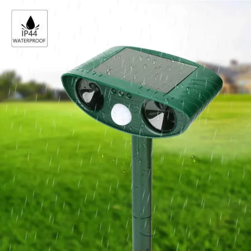Ultrasonic infrared induction animal repellent solar charging animal repellent For farm courtyards