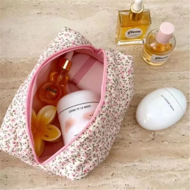 Storage Organizer Floral Puffy Quilted Makeup Bag Flower Printed Cosmetic Pouch Large Travel Cosmetic Bag Makeup Accessory cosmetic bag storage bag cosmetic storage bag toiletry bag makeup bag cosmetic case makeup organizer