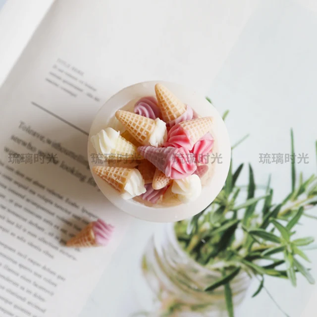 달콤한 간식을 가득 채우는 프라다의 소품, 미니 콘 크림 실리콘 몰드