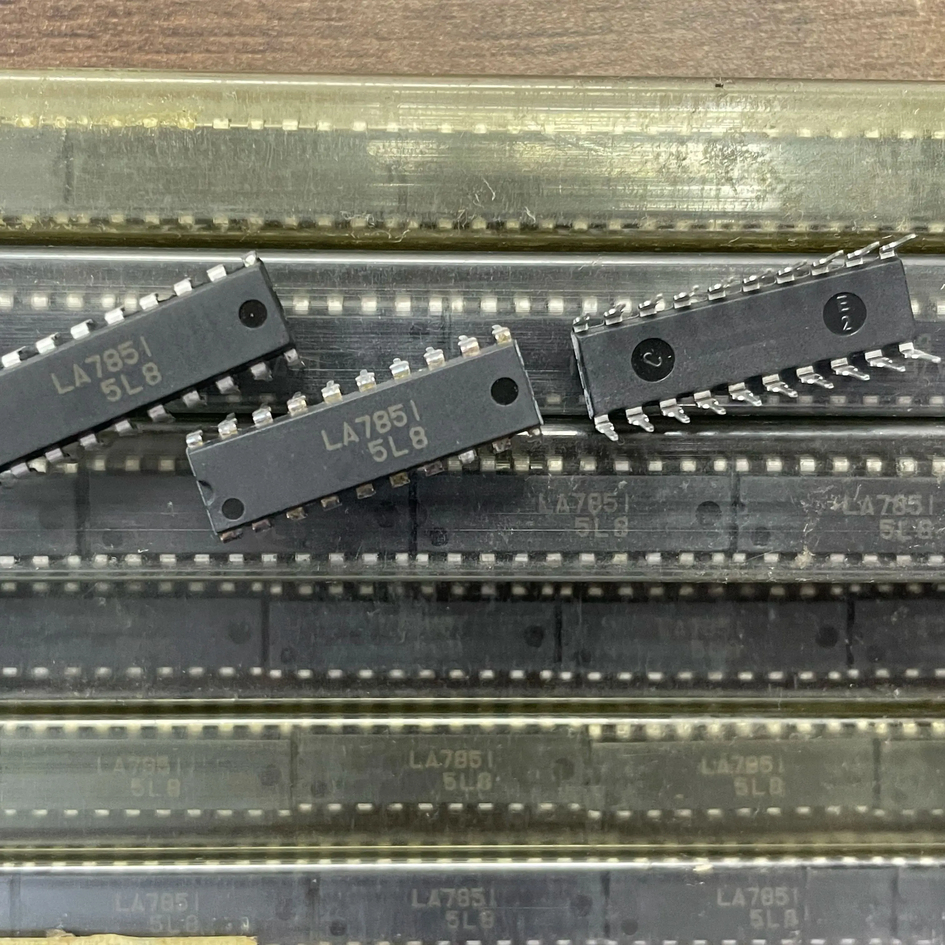 

LC7851 DIP(1 шт.) подходящий BOM/универсальный чип, приобретите оригинальный