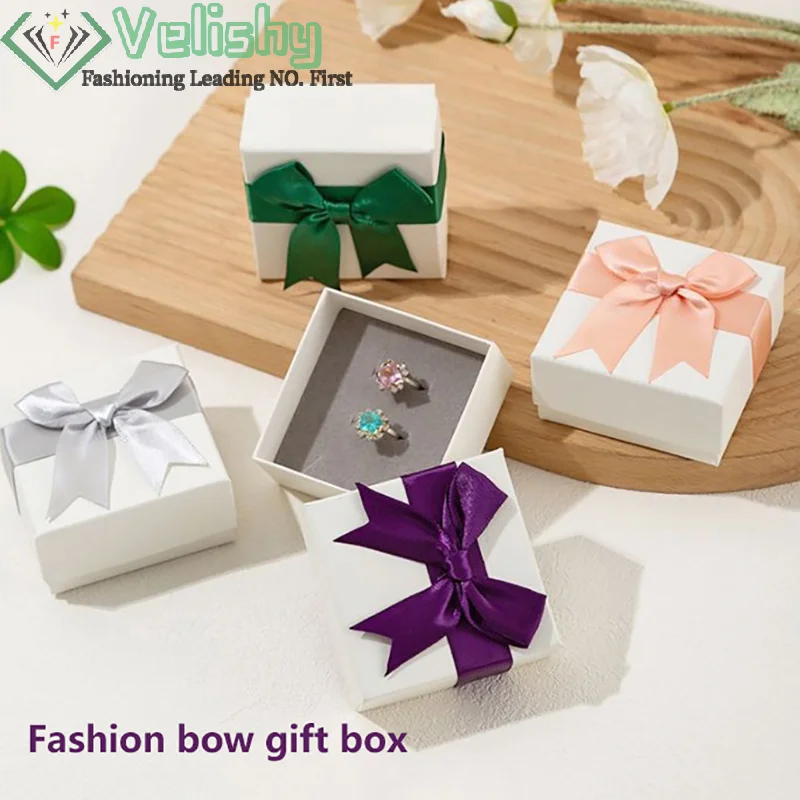 

Подарочная коробка с бантом для ювелирных изделий, цепочек, сережек, браслетов, колец, брелоков, брошей, 1 шт., несколько цветов, 7*7*3,5 см