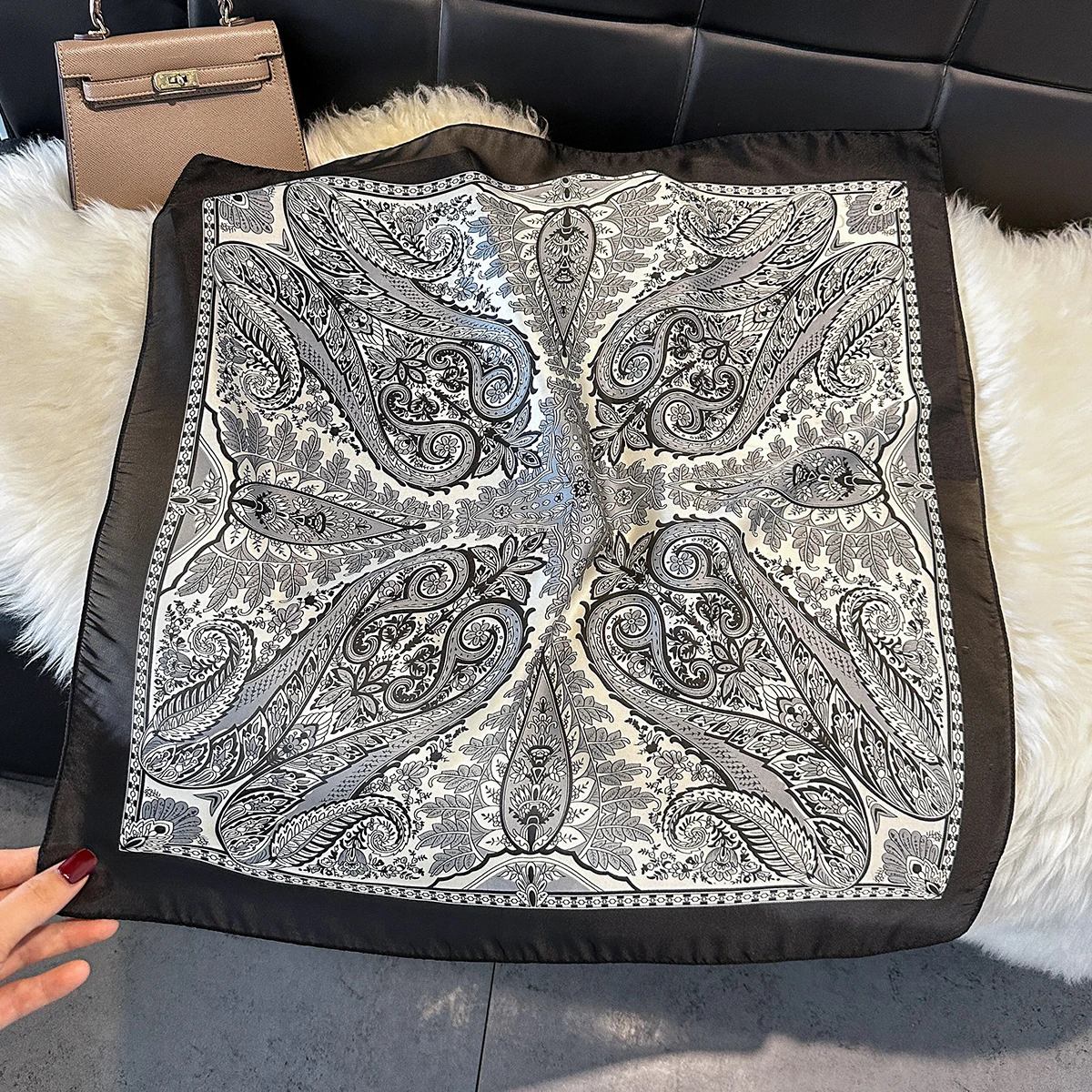 2025 Luxury Paisley Print Women's Satin Square Scarf Ladies Imitation Silk Scarf Breathable Windproof Fashion Accessory
