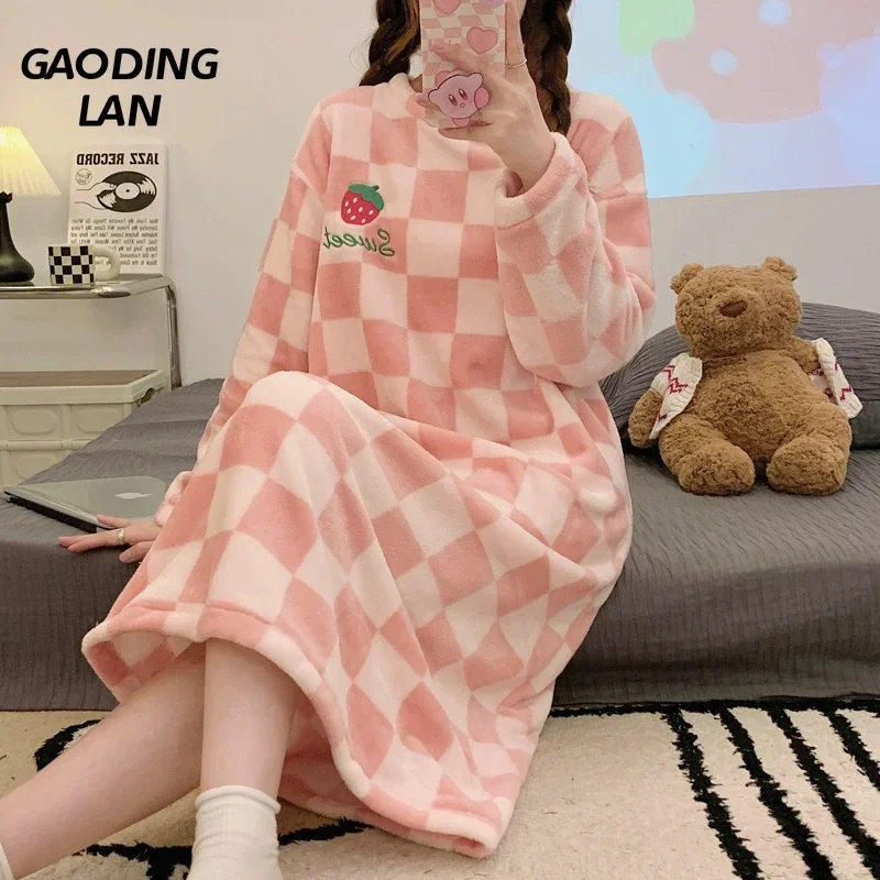 

Winter Thick Warm Women Long Sleeve Flannel Nightgowns Cartoon Strawberry Female Coral Velvet Nightdress Sweet Home Sleepwear