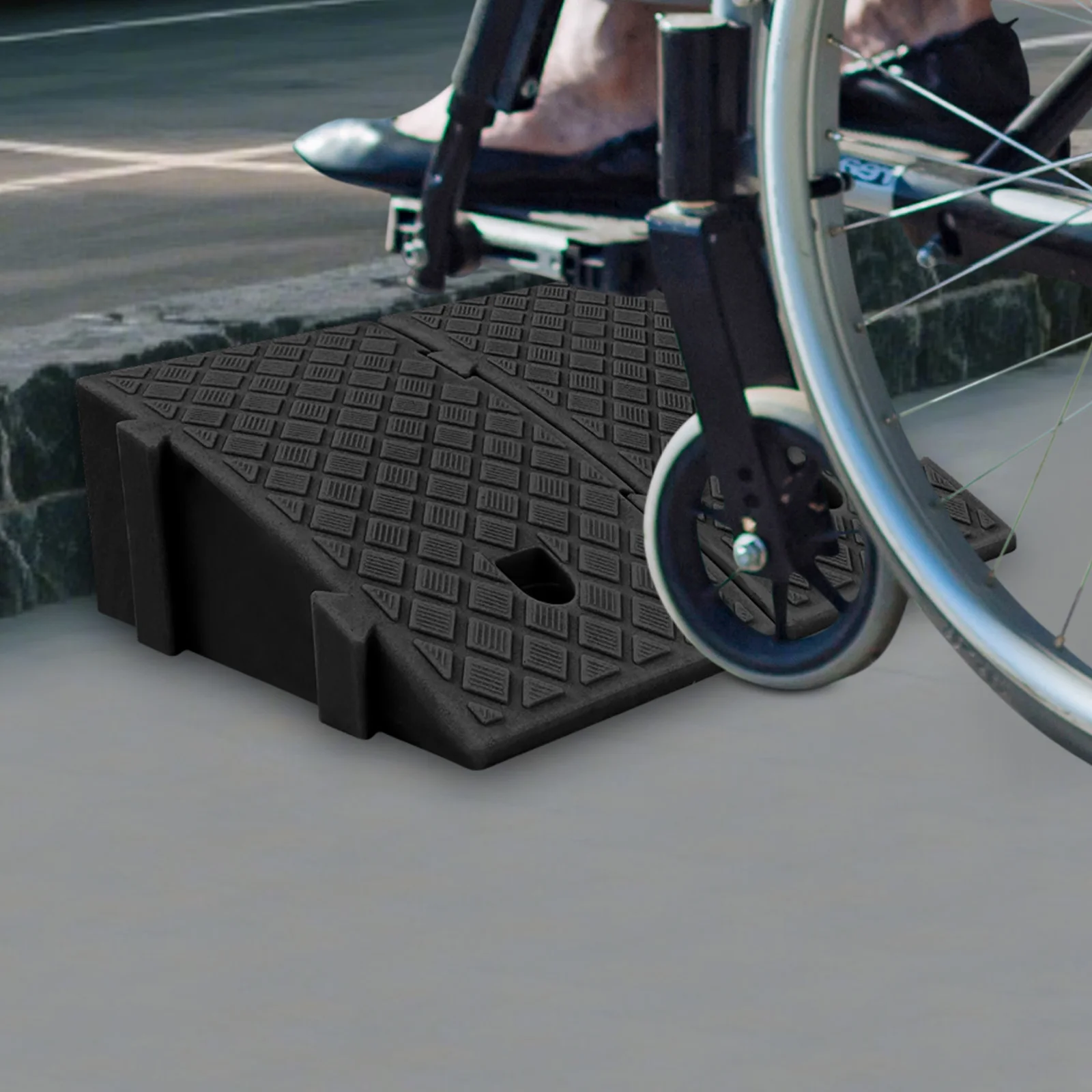 2 Stück Autorampen 1,5T Hochbelastbare Kunststoff-Antirutschrampen mit Rillen für Autos und Fahrräder zum Aufsteigen in Steigungen Schwarz/Gelb 40*25*16cm – Detail 3