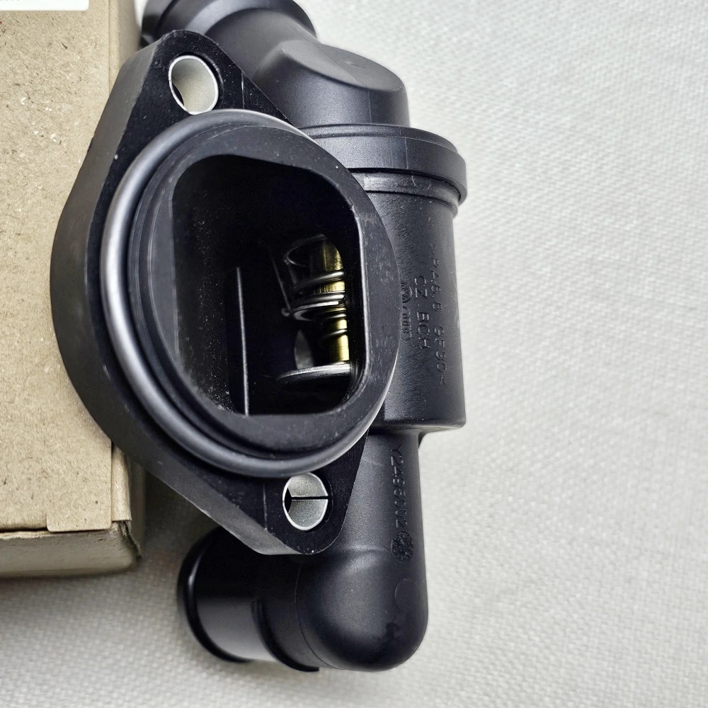 Engine Coolant Thermostat Housing Assembly 06F121111F For Audi A3 Base 2.0 L4 TT 06D121111G 11654024036