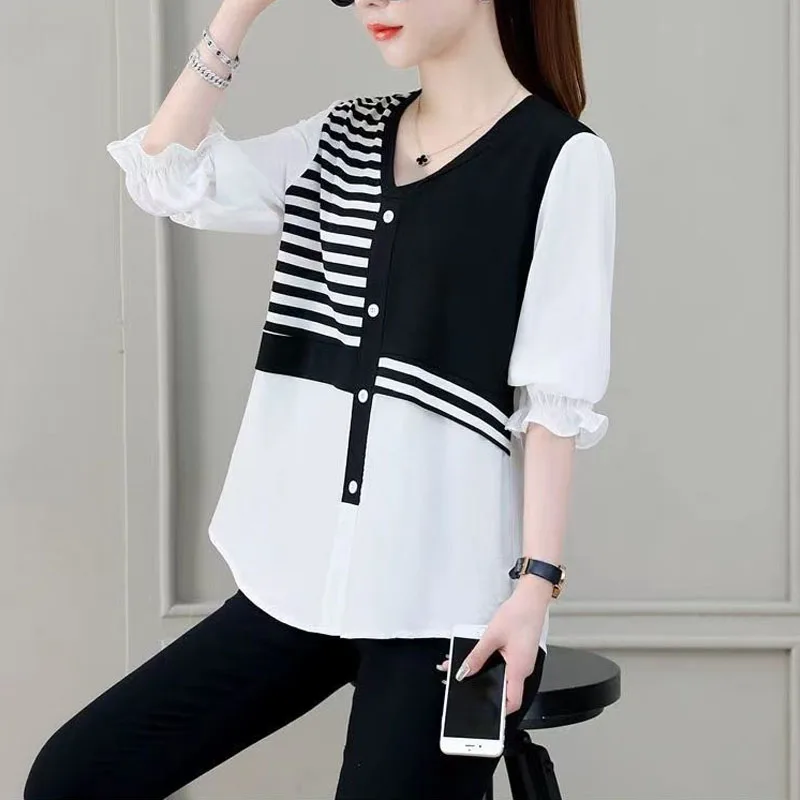 

Fashion Women's Top 2023 Spring and Summer New Simplicity Stripe Print Buttons V-Neck Long Sleeve Temperament Commuter Shirt