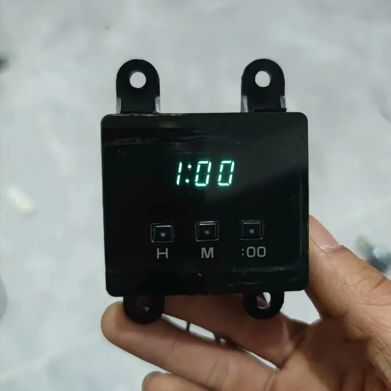 

Original Dismount Car Used Electronic clocks and watches Digital clock Clock for Toyota Hiace FJ80
