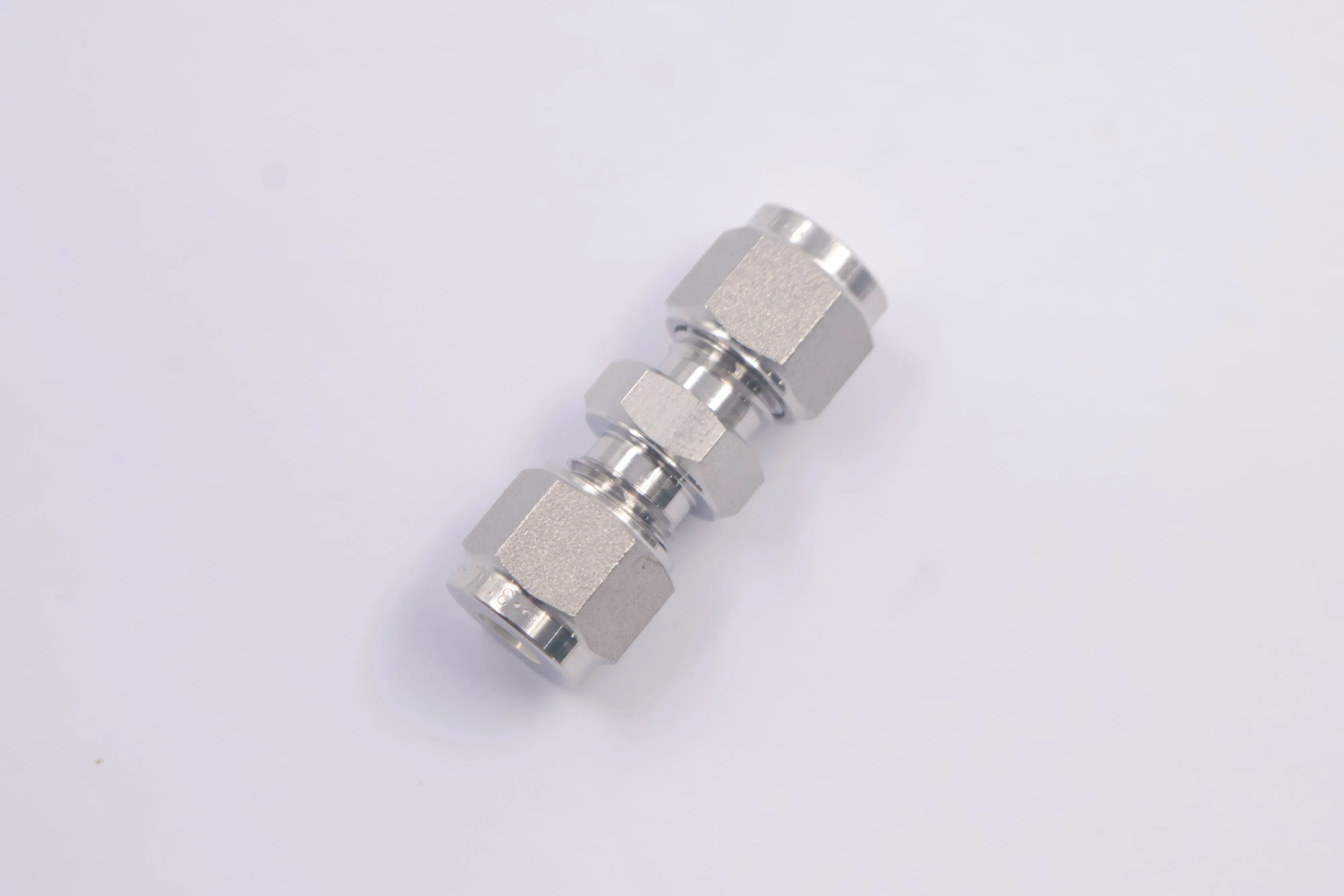 SS-6M0-6-4, Stainless Steel Tube Fitting, Union, 6mm*1/4in. Tube OD, Can Combination wit