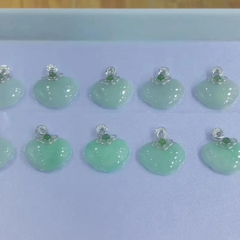 

A Excellent Carven Peach Shape Pendant Myanmar Emerald Nature Jade Amulet Hanging With S925 Button