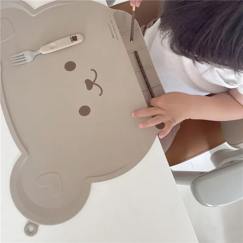Cute Bear Shape Baby Silicone Placemat Heatproof Food Grade Kids Table Mat Baby Feeding Waterproof Baby Placemat Baby