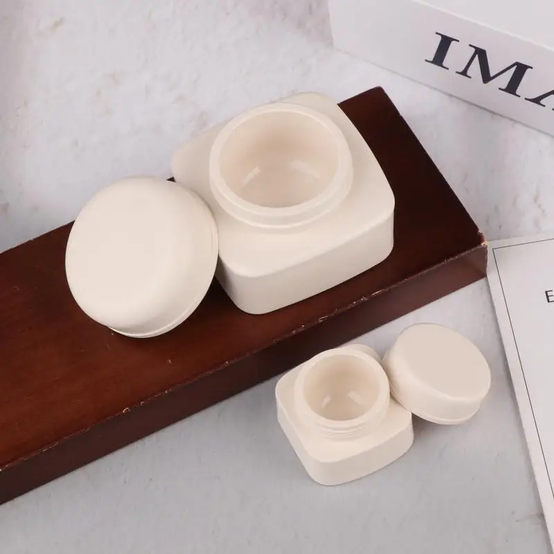 Empty Plastic Nail Art Containers for Makeup and Lotion