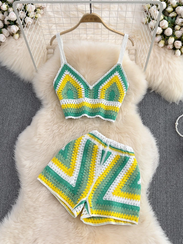 

Women Summer Short Sets Fashion Set V-Neck Cut Out Embroidery Flower Strap Top Two Piece High Waist Wide Leg Shorts D3271