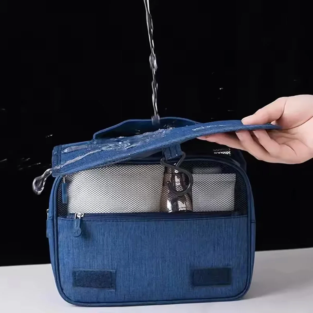 Capacity Dry Wet Separation Handheld Storage Bag Washable Bag Large Travel Multi Functional Hanging Makeup Bag with Hanging