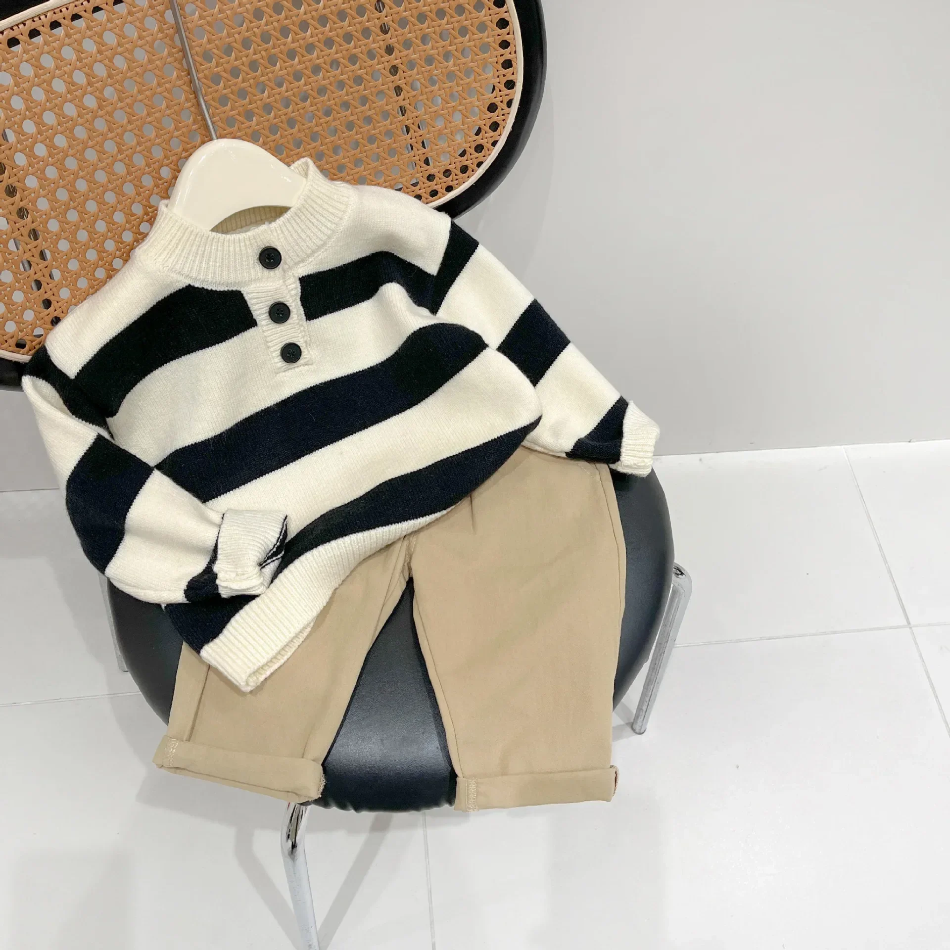 2026 한국 봄 가을  남아 풀오버 스트라이프 패치워크 긴팔  남아 스웨터 캐주얼 편안한  남아 상의