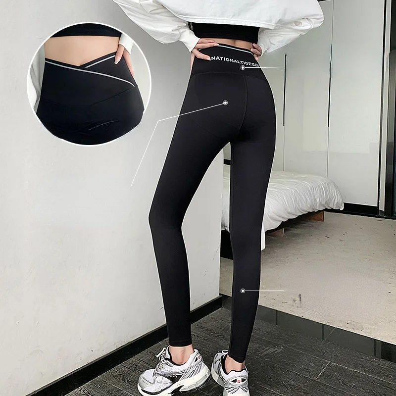 Рисунок 4 - Брюки с высокой талией для подтяжки живота и ягодиц